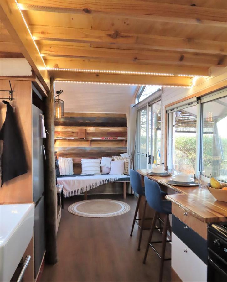 Bellatiny, Tiny House & Gypsy Wagon Lägenhet Ondekaremba Exteriör bild